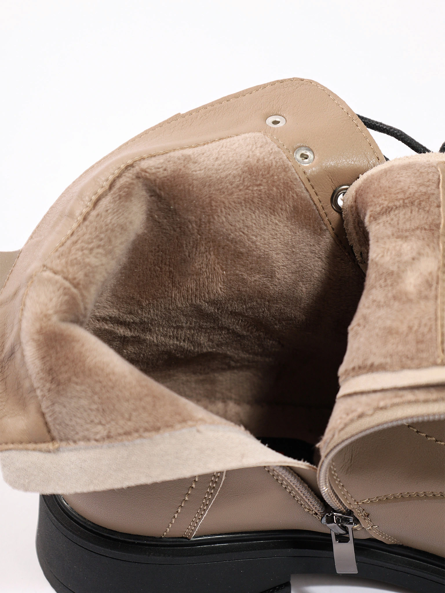 Ботинки-дерби бежевого цвета из натуральной кожи